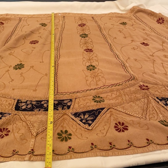 Gorgeous vintage long embroidered wraparound beige skirt made in India (mlb) - Picture 10 of 16